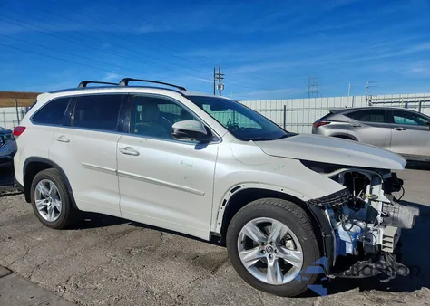 2019 Toyota Highlander Limited z USA, uszkodzony, nr VIN 5TDDZRFH5KS724811